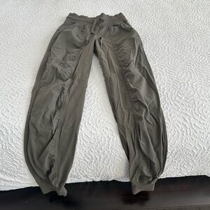 Lululemon dance studio jogger